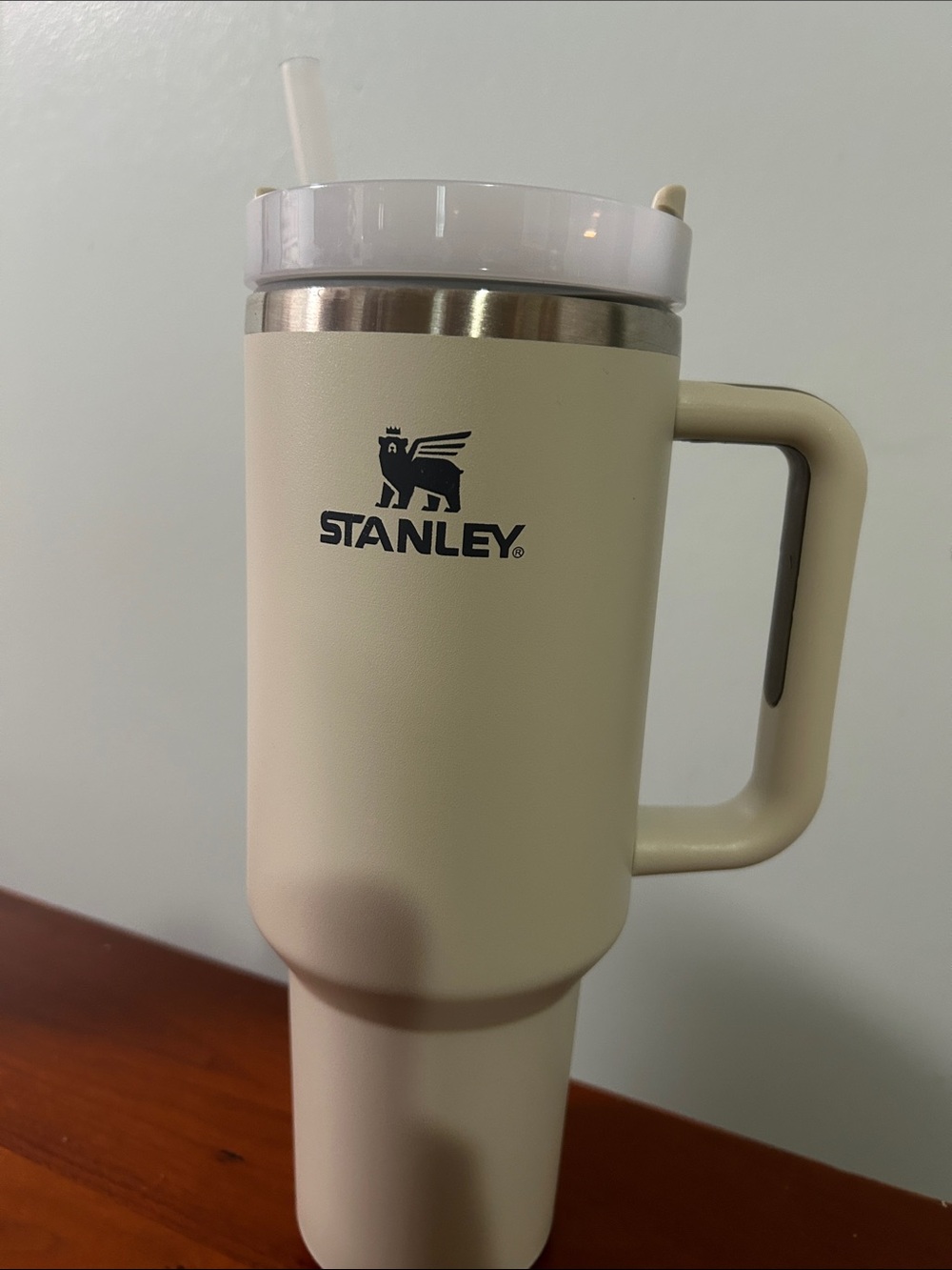 Stanley Cream Travel Mug with Handle and Clear Lid